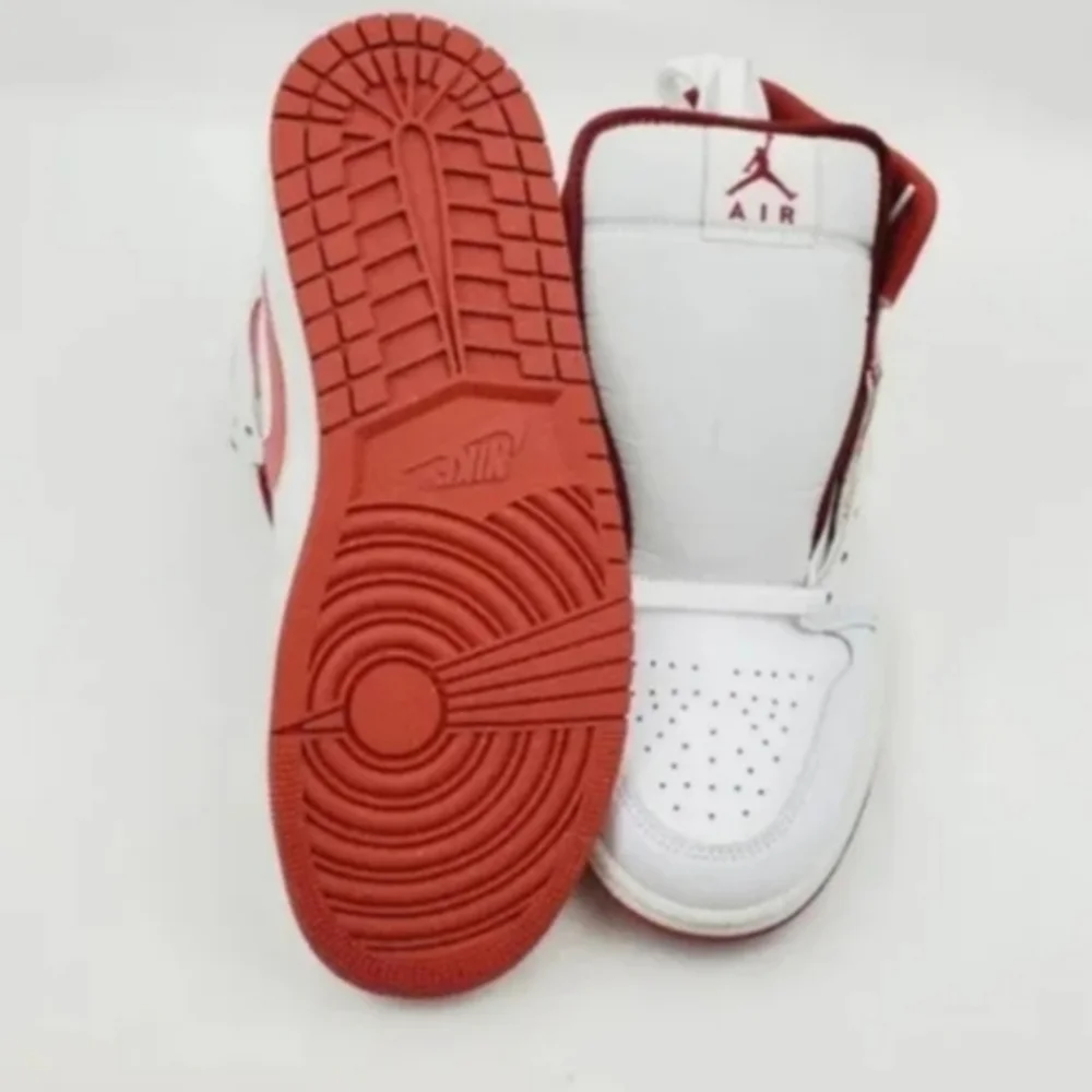 Air Jordan 1 Mid SE Sneakers White/Dune Red/Sail/Lobster